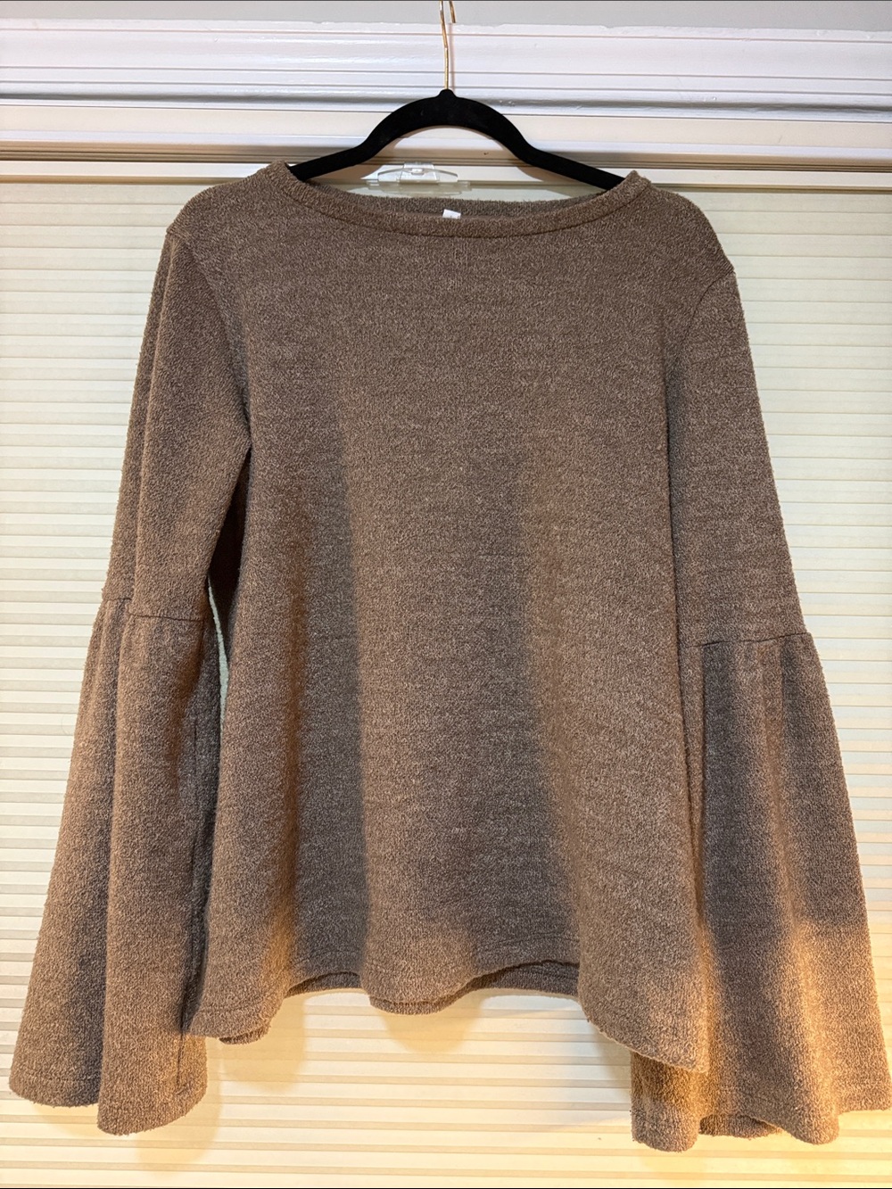 Women's Crewneck Bell-Sleeve Sweater - Taupe